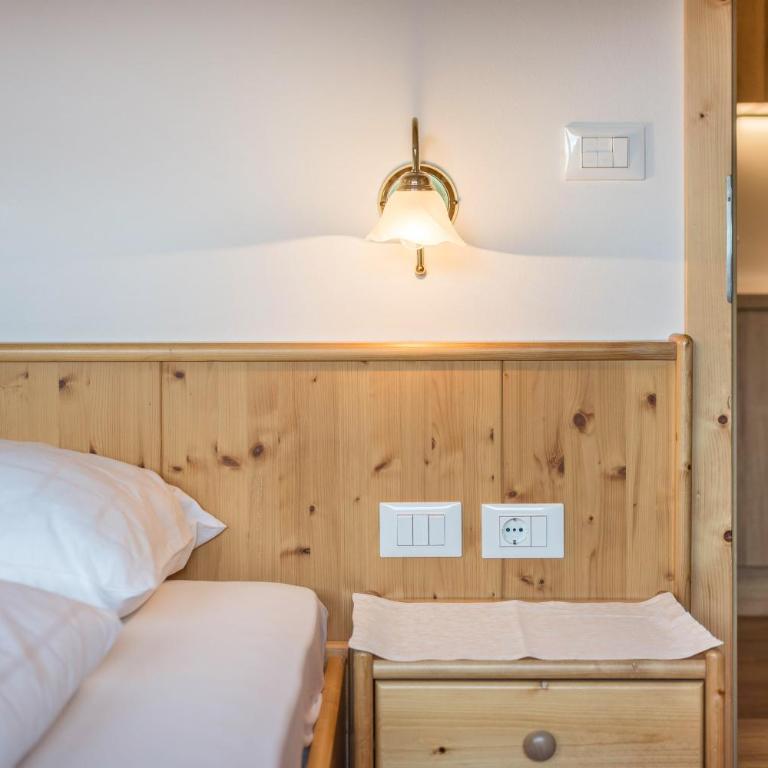 Hotel Residence Gardena Saslong - Appartamento Deluxe con 2 Camere da Letto e Vista Giardino - 11