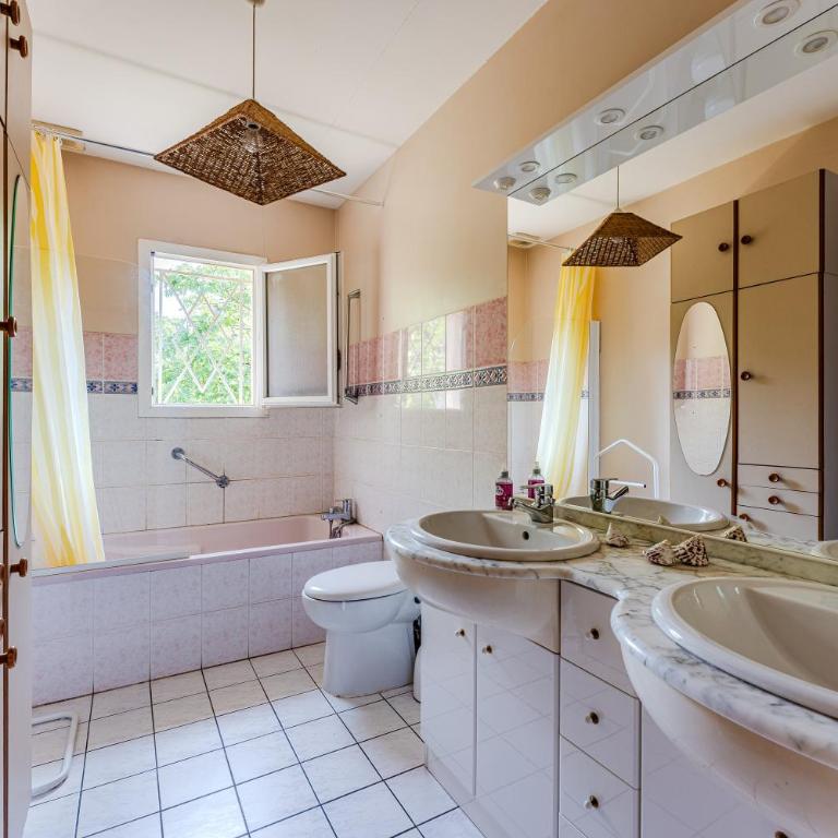 Villa Les Tamaris 8 Personnes - Villa - Vue sur Jardin - 12