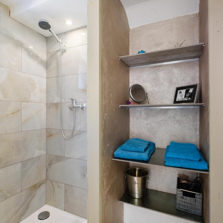 Sous L'olivier - Chambre Triple avec Douche - 12