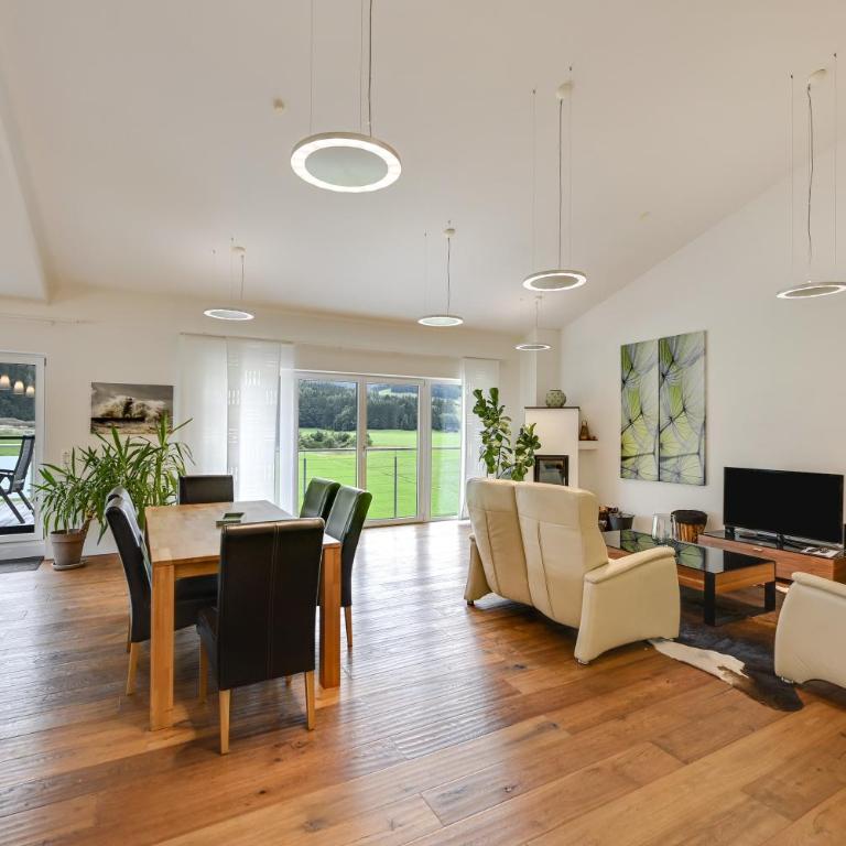 Ferienwohnung Panorama Og - Premium Apartment mit 3 Schlafzimmern und Balkon - 3