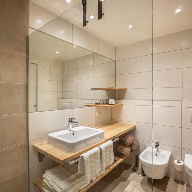 Stoana Apt 4-1 - Deluxe-Apartment mit 2 Schlafzimmern und Gartenblick - 21