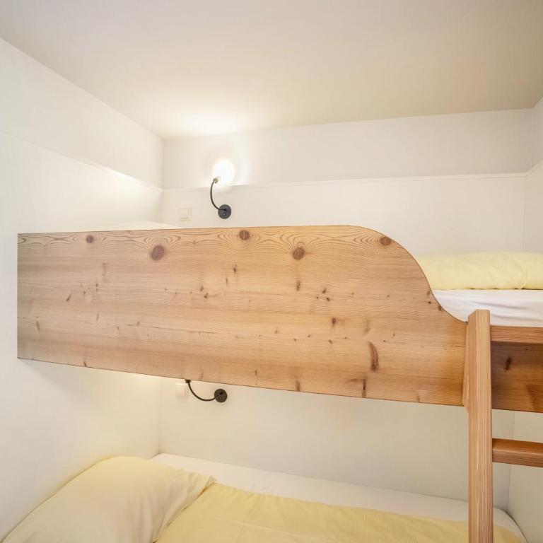 Stoana Apt 4-1 - Deluxe-Apartment mit 2 Schlafzimmern und Gartenblick - 18