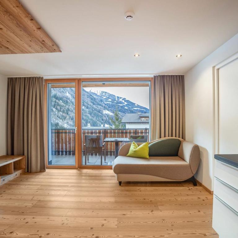 Stoana Apt 4-1 - Deluxe-Apartment mit 2 Schlafzimmern und Gartenblick - 2