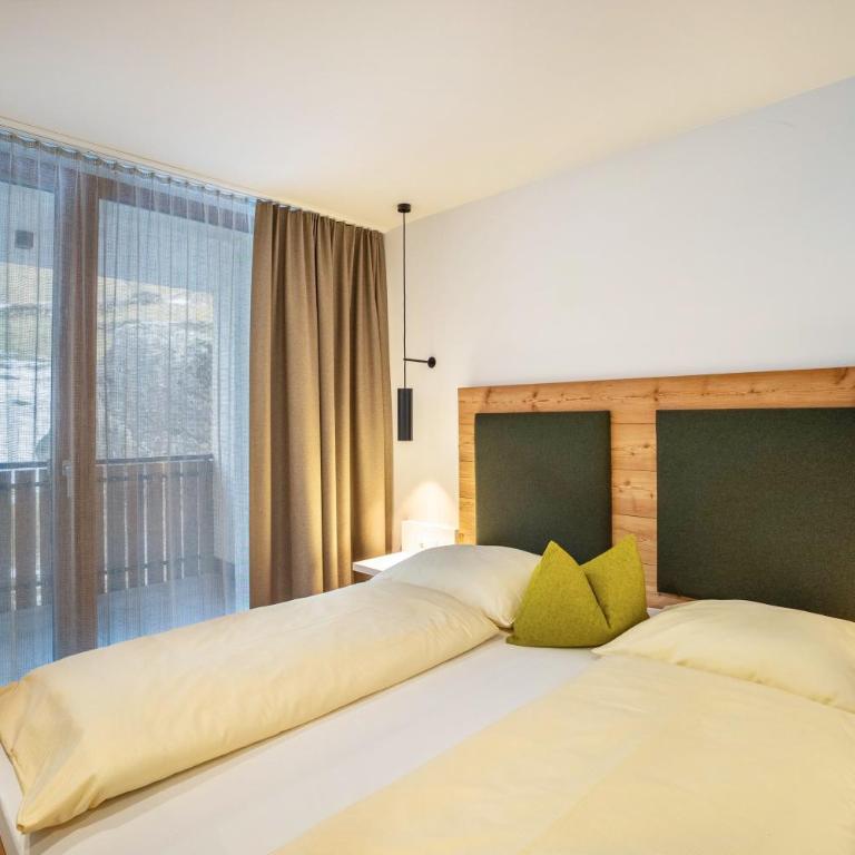 Stoana Apt 4-1 - Deluxe-Apartment mit 2 Schlafzimmern und Gartenblick - 10