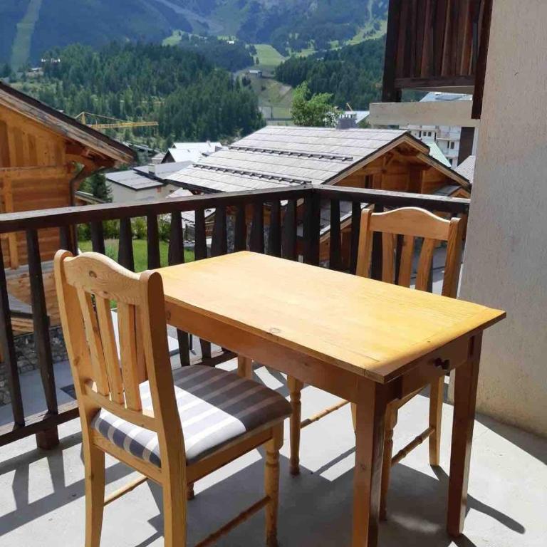 Appartement Chaleureux La Montagne - Appartement 2 Chambres Deluxe avec Balcon - 2