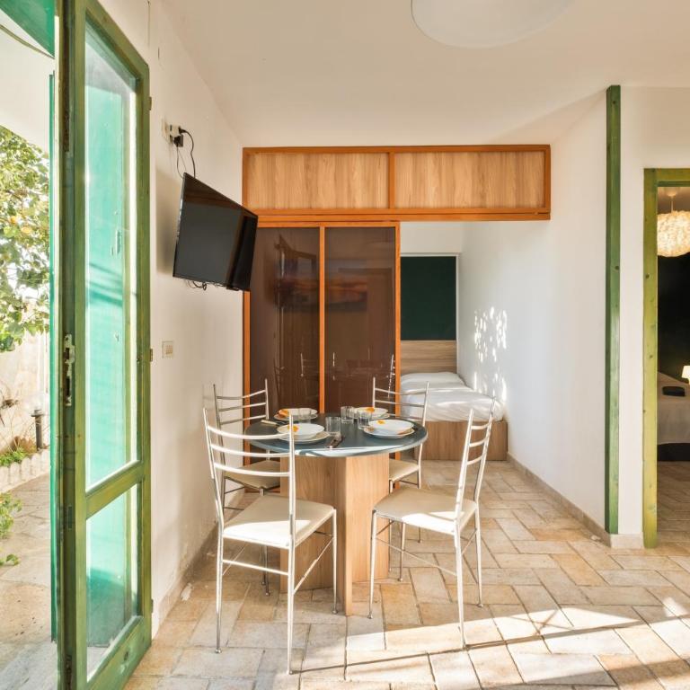 Frida’s - Two-Bedroom Deluxe Apartment with Ocean View - 1