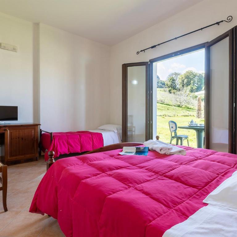 Resort Con Piscina- La Fattoria - Habitación Triple con ducha - 12