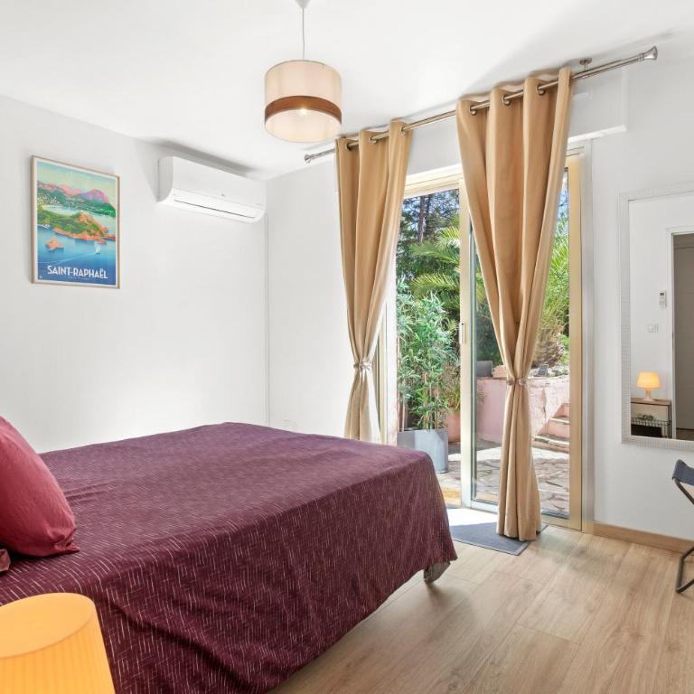 Coin de paradis plage Peguiere - Two-Bedroom Deluxe Apartment with Garden View - 20