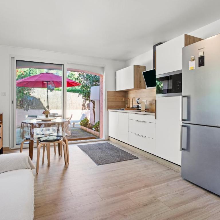 Coin de paradis plage Peguiere - Two-Bedroom Deluxe Apartment with Garden View - 11