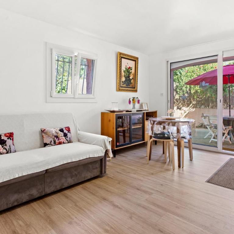 Coin de paradis plage Peguiere - Two-Bedroom Deluxe Apartment with Garden View - 13