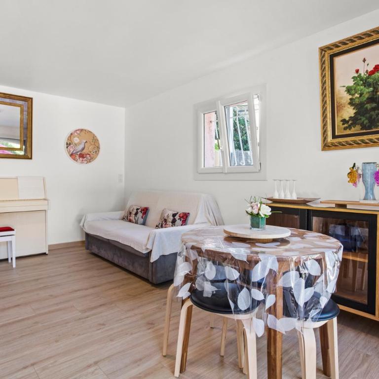 Coin de paradis plage Peguiere - Two-Bedroom Deluxe Apartment with Garden View - 15