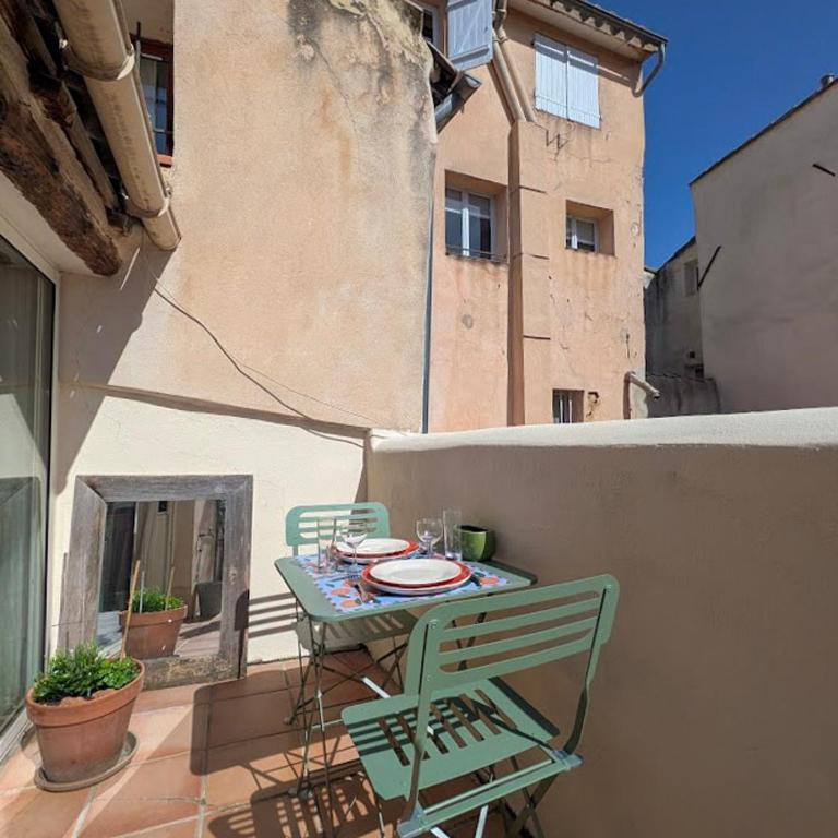 Grand studio, coin nuit & terrasse, plein centre - Apartment mit 1 Schlafzimmer - 8