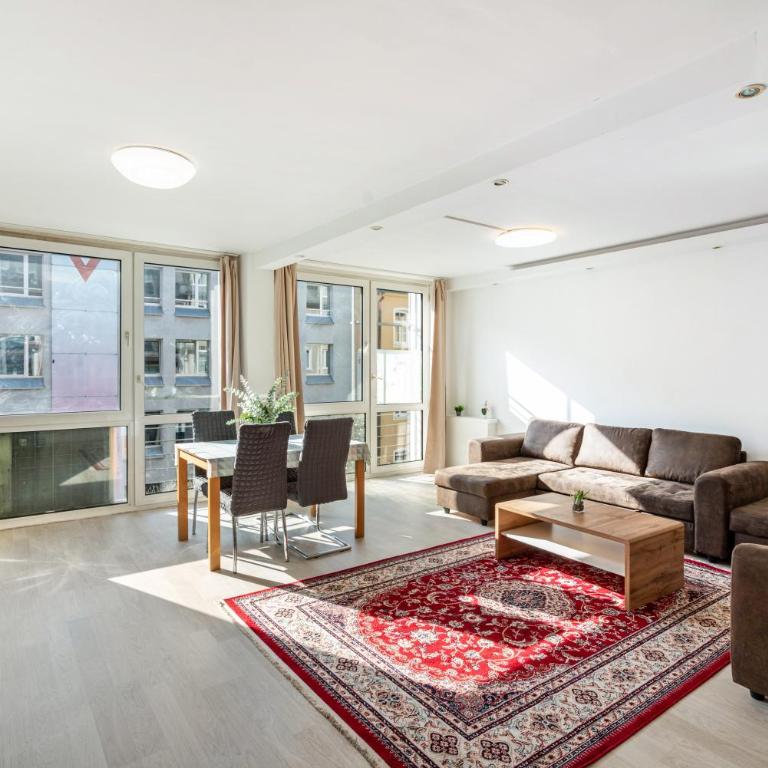Aldars Urban Trio Suite No.5 - Superior Apartment mit Stadtblick - 2