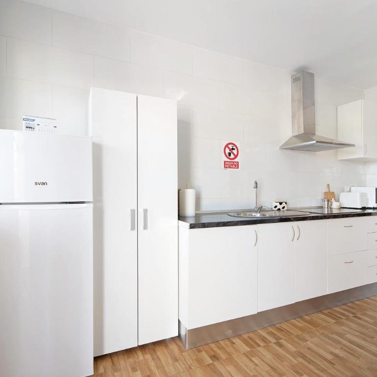 Casa Manoli 3 Chiclana - Habitación Cuádruple con ducha - 11