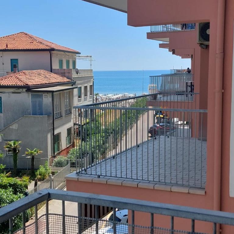 App Mareva 3 camere sul Mare - Appartamento con 3 Camere da Letto e Vista Acqua - 6