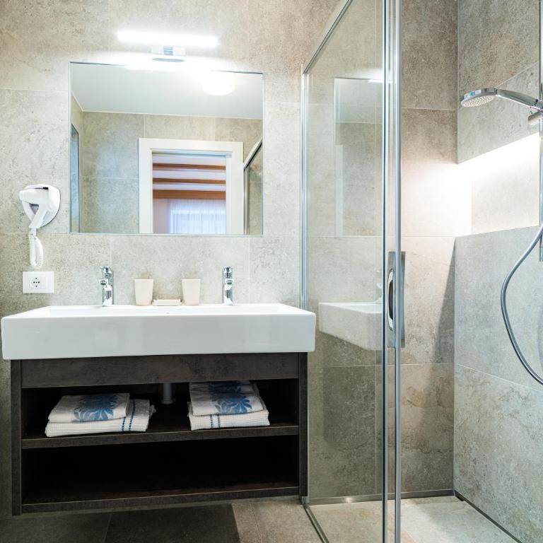 Piciulei Grant - Appartamento Premium con 3 Camere da Letto e Balcone - 9
