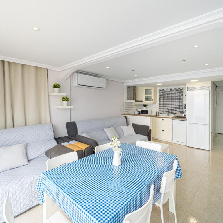 Apartamento Avenida Madrid - Three-Bedroom Apartment with Water View - 3