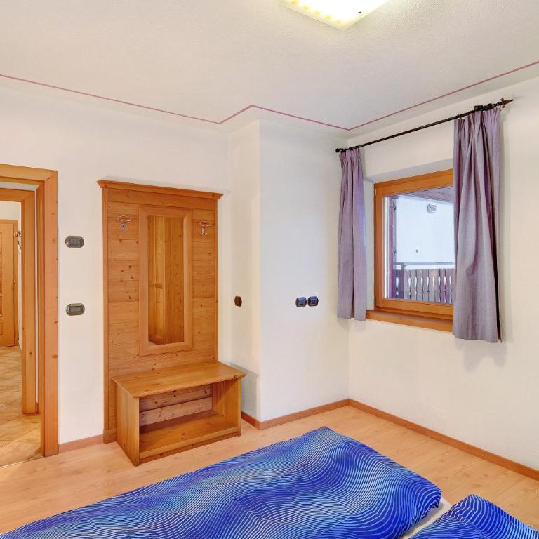 Viola - Two-Bedroom Deluxe Apartment with Balcony - 12