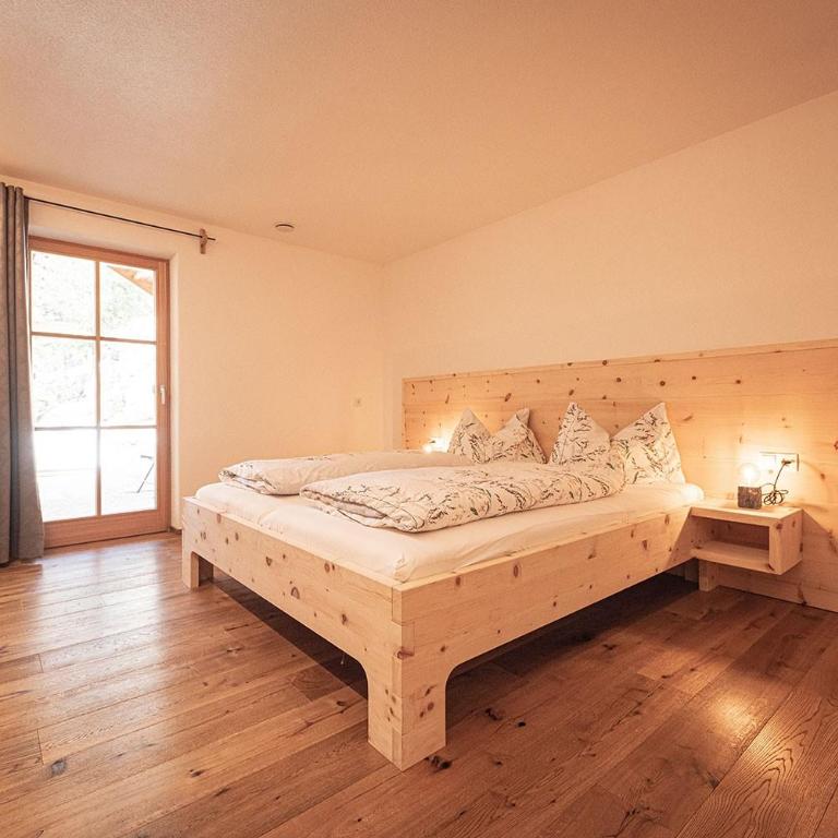 Kofler zw den Wänden Apt Zirm - Two-Bedroom Deluxe Apartment with Garden View - 2
