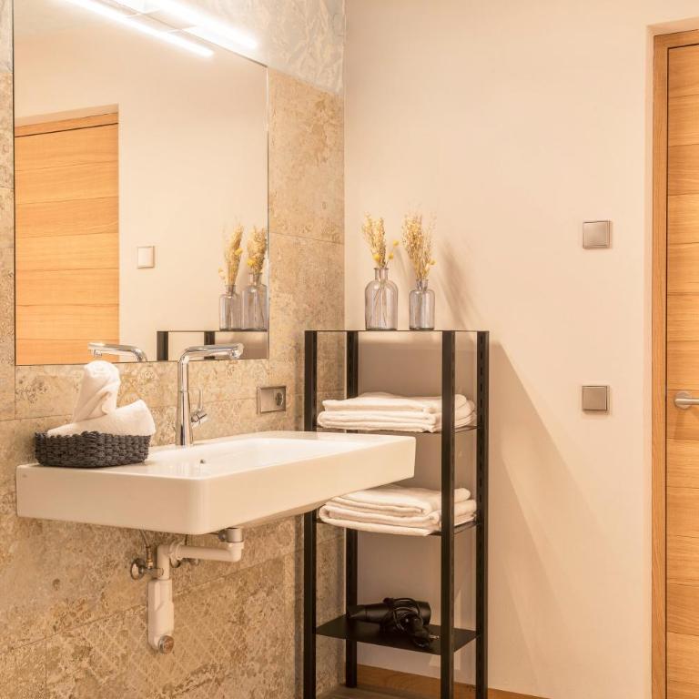 Aumia Apartment Saphir - Appartamento con 1 Camera da Letto e Vista Giardino - 14