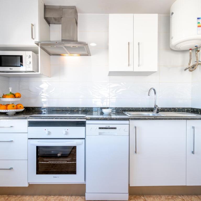 Wonderful - Three-Bedroom Premium Apartment with Balcony - 10