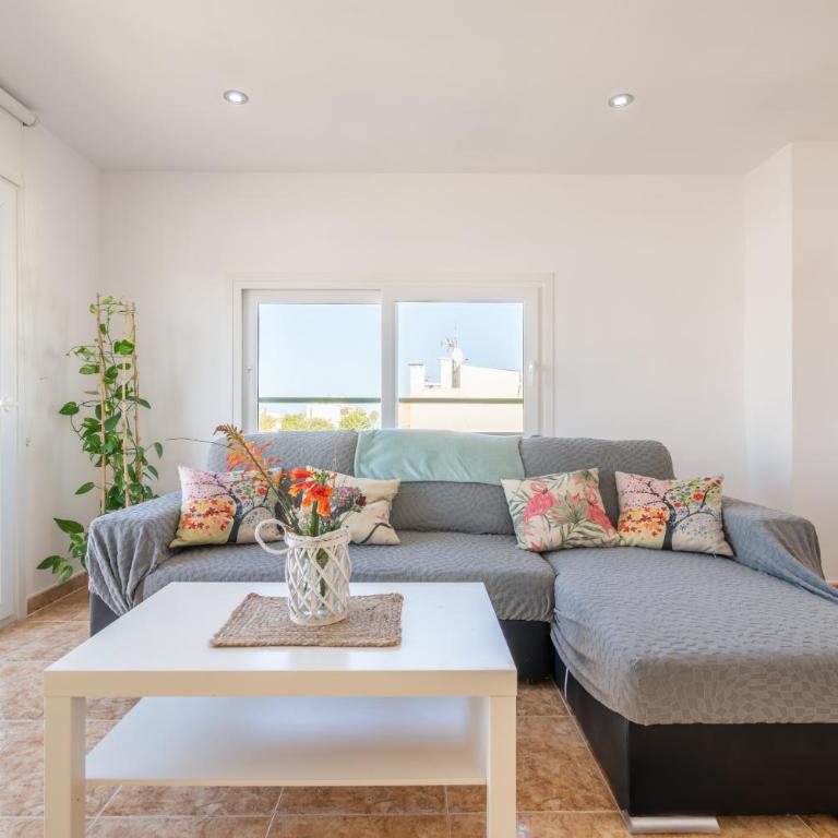 Wonderful - Three-Bedroom Premium Apartment with Balcony - 5