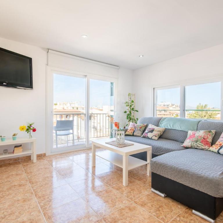 Wonderful - Three-Bedroom Premium Apartment with Balcony - 21