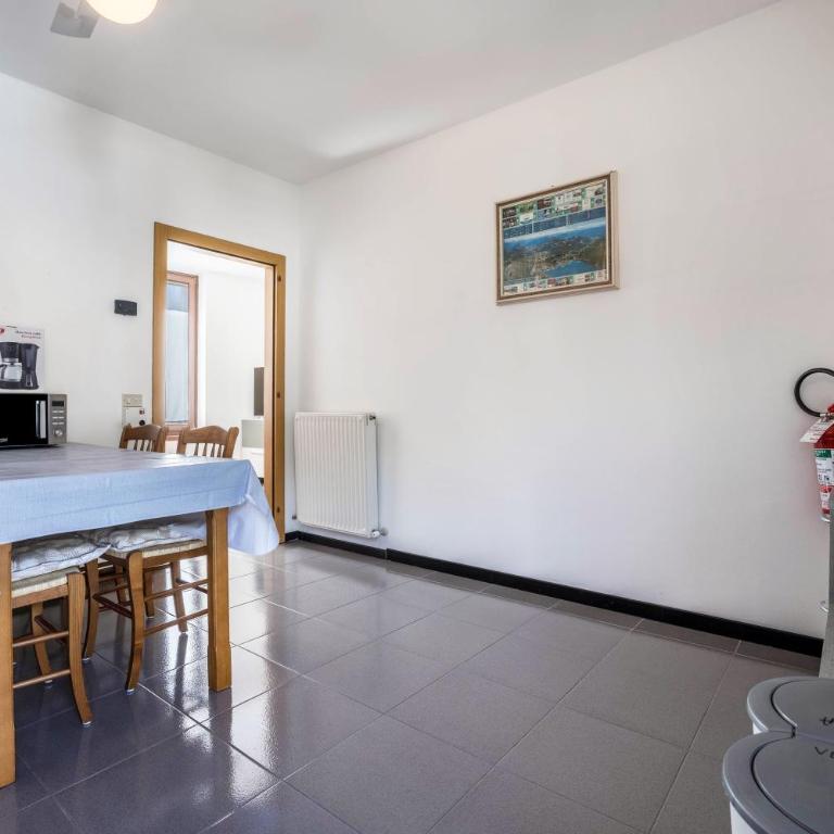 Holiday Speed with terrace - Appartamento Deluxe con 2 Camere da Letto e Vista Giardino - 10