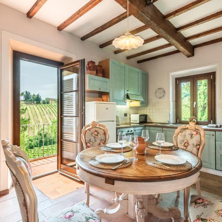 Pietraserena - San Gimignano - Three-Bedroom Premium Apartment with Balcony - 2