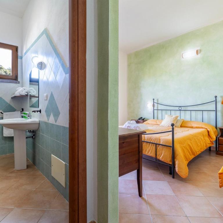 Resort Con Piscina- La Fattoria - Habitación Cuádruple con ducha - 7