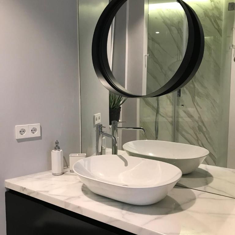 Luxury and Design in front of Parque del Retiro - Three-Bedroom Apartment - 16