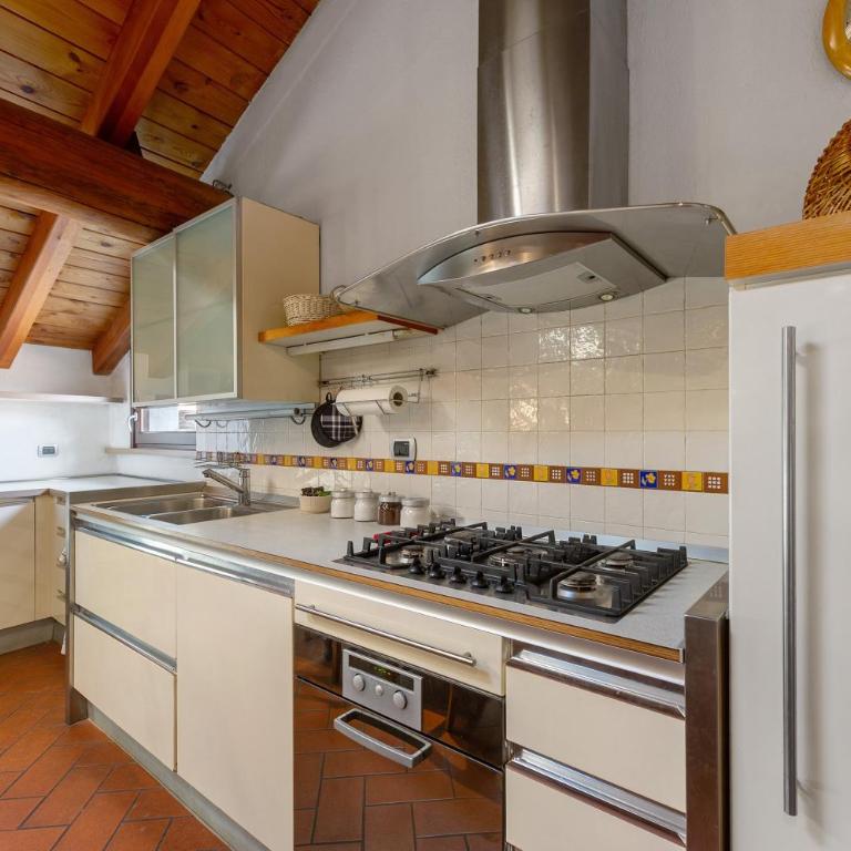 La Mansarda del Viaggiatore - Appartamento con 3 Camere da Letto e Vista Montagna - 6