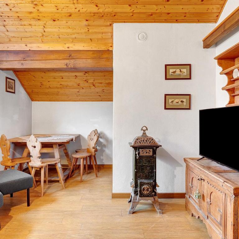 Casa Serena - Appartamento Deluxe con 2 Camere da Letto e Balcone - 11