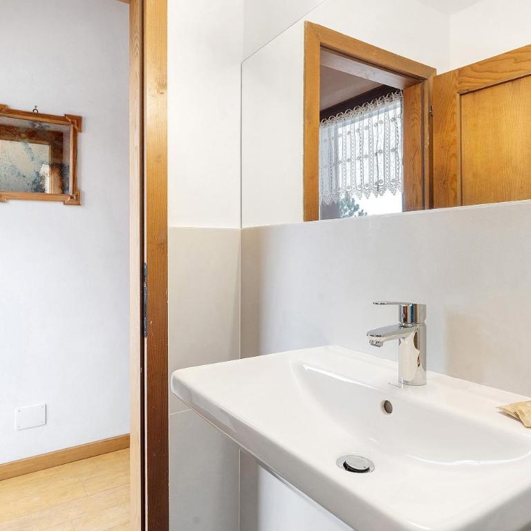Casa Serena - Appartamento Deluxe con 2 Camere da Letto e Balcone - 24
