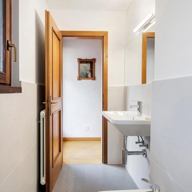 Casa Serena - Appartamento Deluxe con 2 Camere da Letto e Balcone - 23