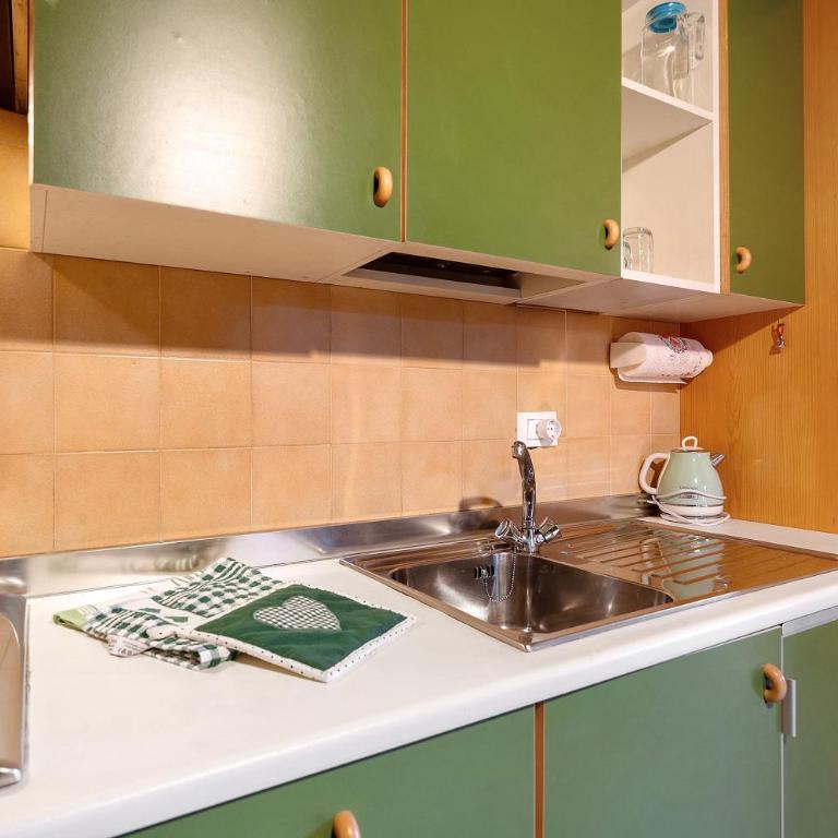 Casa Serena - Appartamento Deluxe con 2 Camere da Letto e Balcone - 10