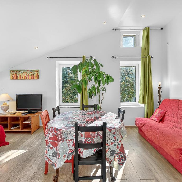Gîte Mélano - La Grange du Logis - Appartement 1 Chambre avec Jardin - 5
