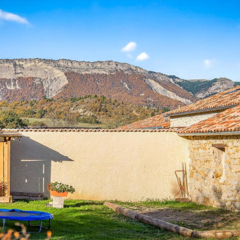 Gîte Mélano - La Grange du Logis - Appartement 1 Chambre avec Jardin - 28