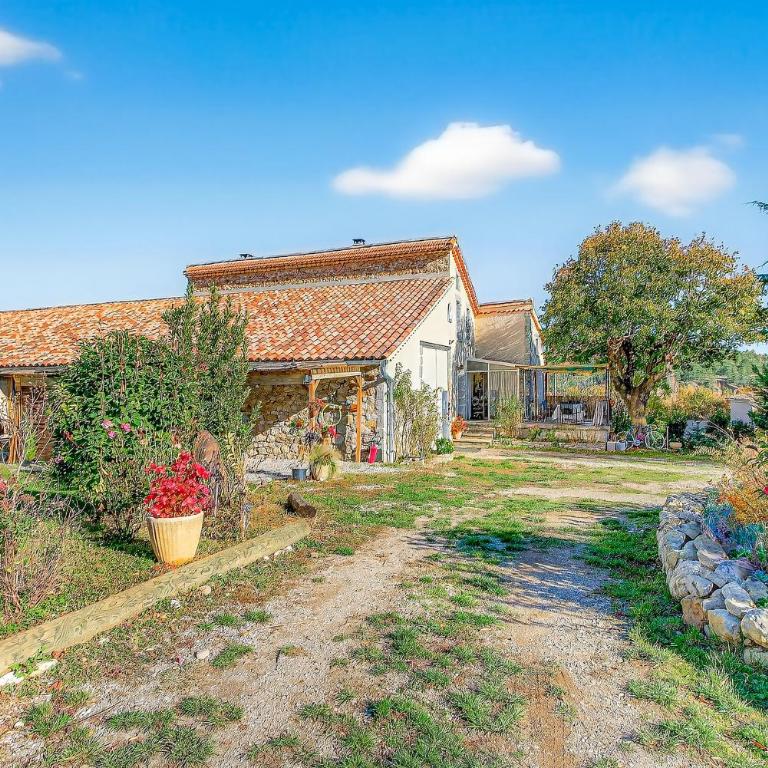 Gîte Mélano - La Grange du Logis - Appartement 1 Chambre avec Jardin - 29