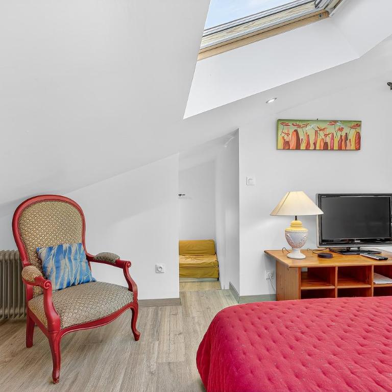 Gîte Mélano - La Grange du Logis - Appartement 1 Chambre avec Jardin - 13