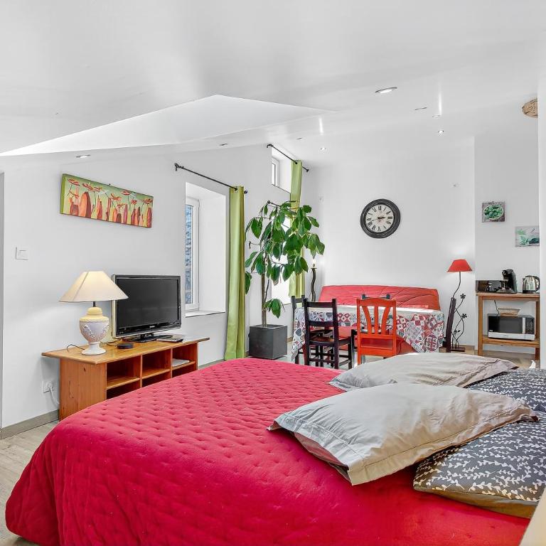 Gîte Mélano - La Grange du Logis - Appartement 1 Chambre avec Jardin - 14
