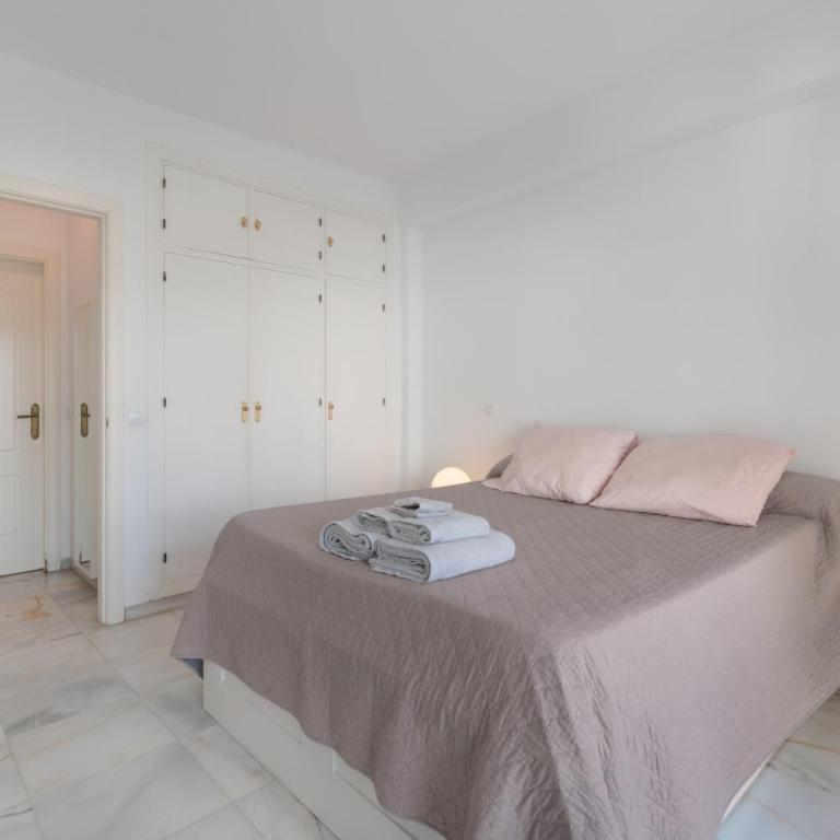 Apartamento Junto al Mar Costa Lago - Apartamento Deluxe de 2 dormitorios con vistas al jardín - 12