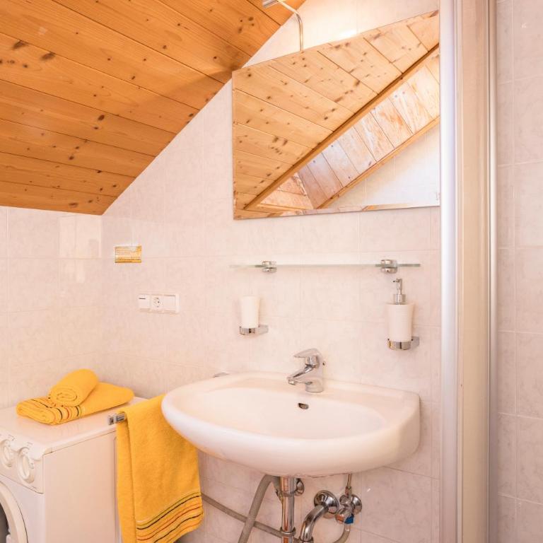 Kuglerhof Apt 1 - Appartamento Superior con 1 Camera da Letto e Balcone - 10