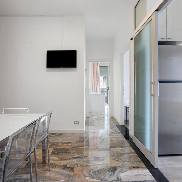 Quadrilocale Luminoso con Balcone - Appartamento Premium con 3 Camere da Letto e Balcone - 19