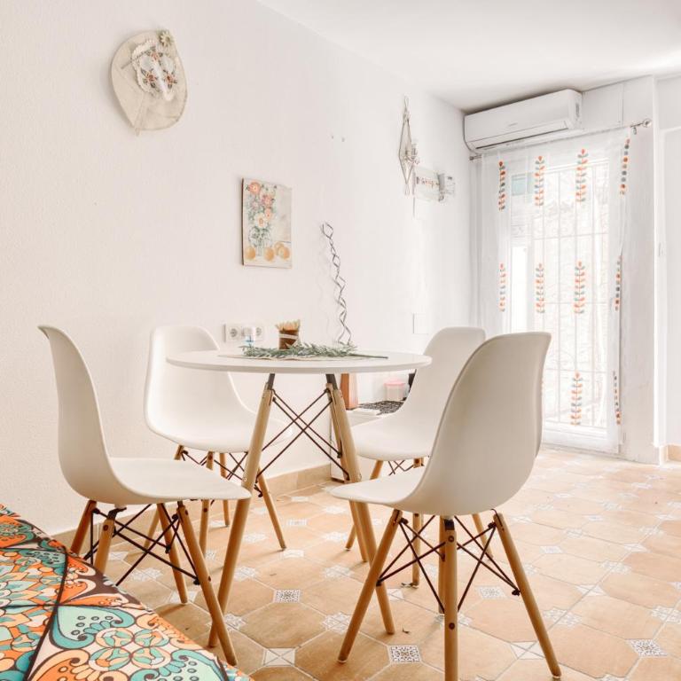 Cueva Alicante - Apartamento Deluxe de 2 dormitorios con vistas al jardín - 3