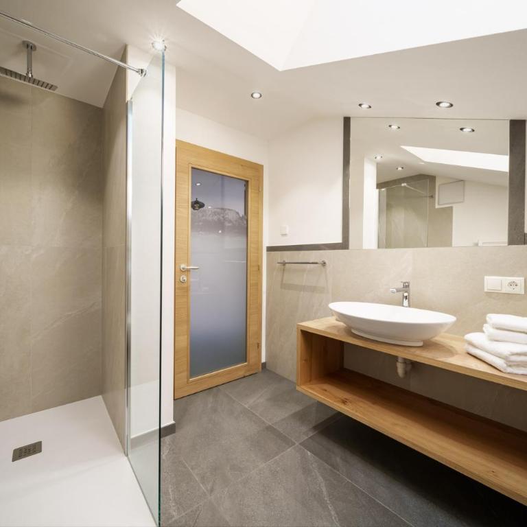Schartnerhof Ferienwohnung Salbei - Appartamento Deluxe con 2 Camere da Letto e Vista Giardino - 6