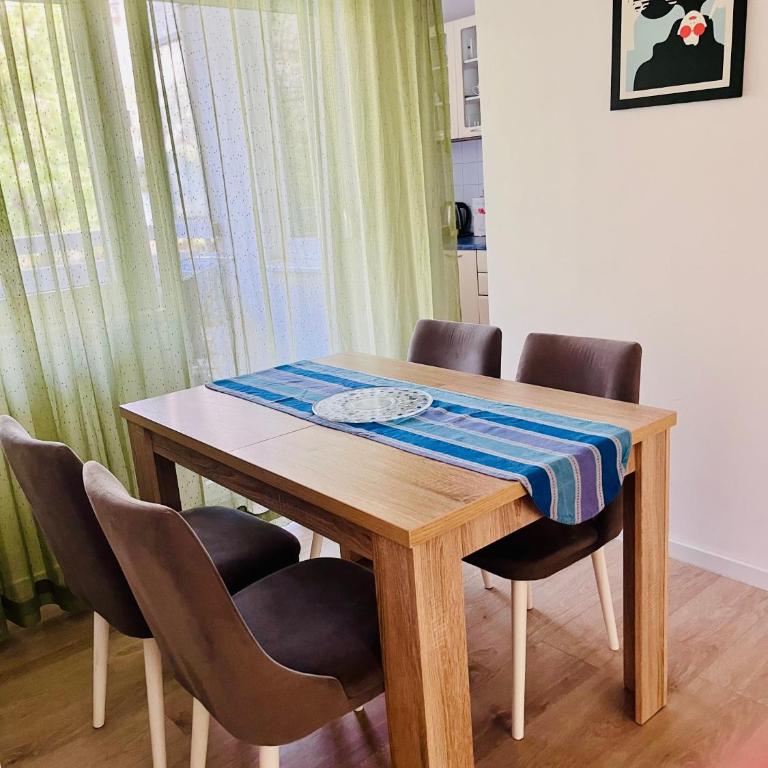 City Dock Apartment - Two-Bedroom Apartment - 11