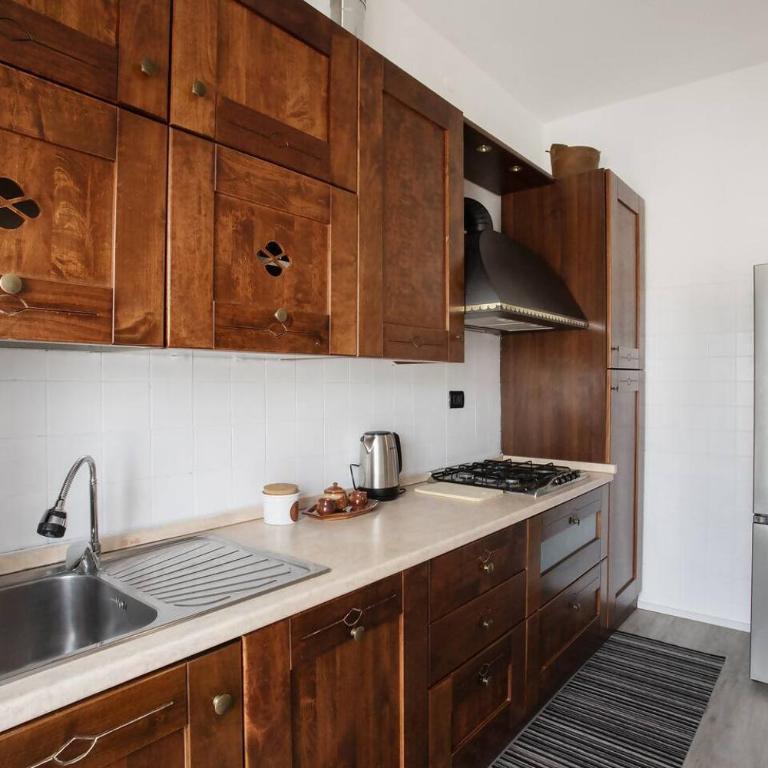 20min Walk or 2min Drive to Veronafiere - One-Bedroom Apartment - 12