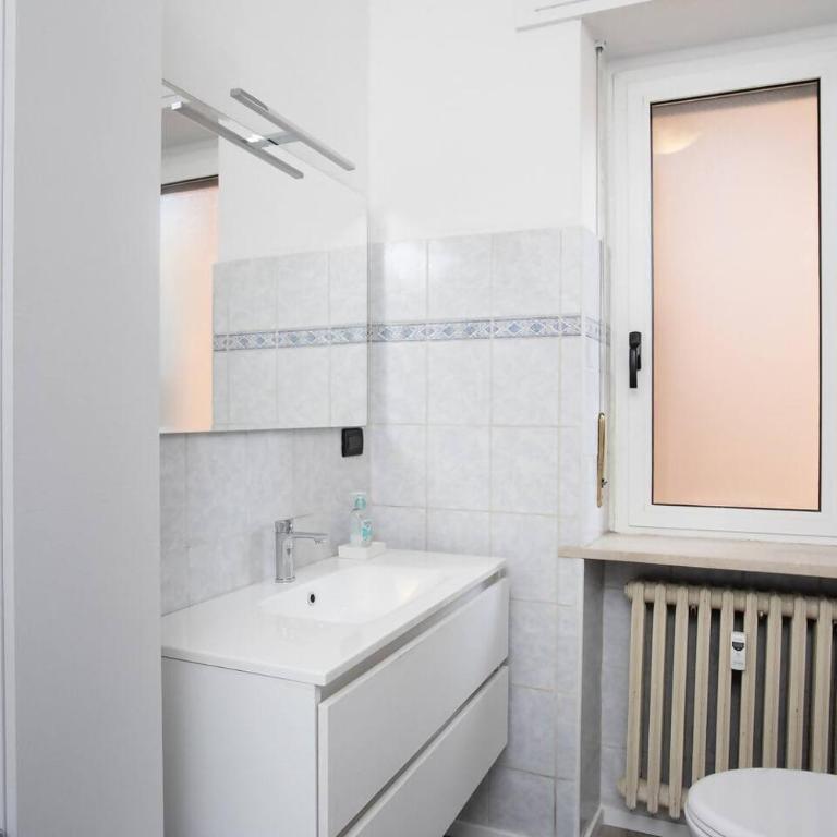 20min Walk or 2min Drive to Veronafiere - One-Bedroom Apartment - 9
