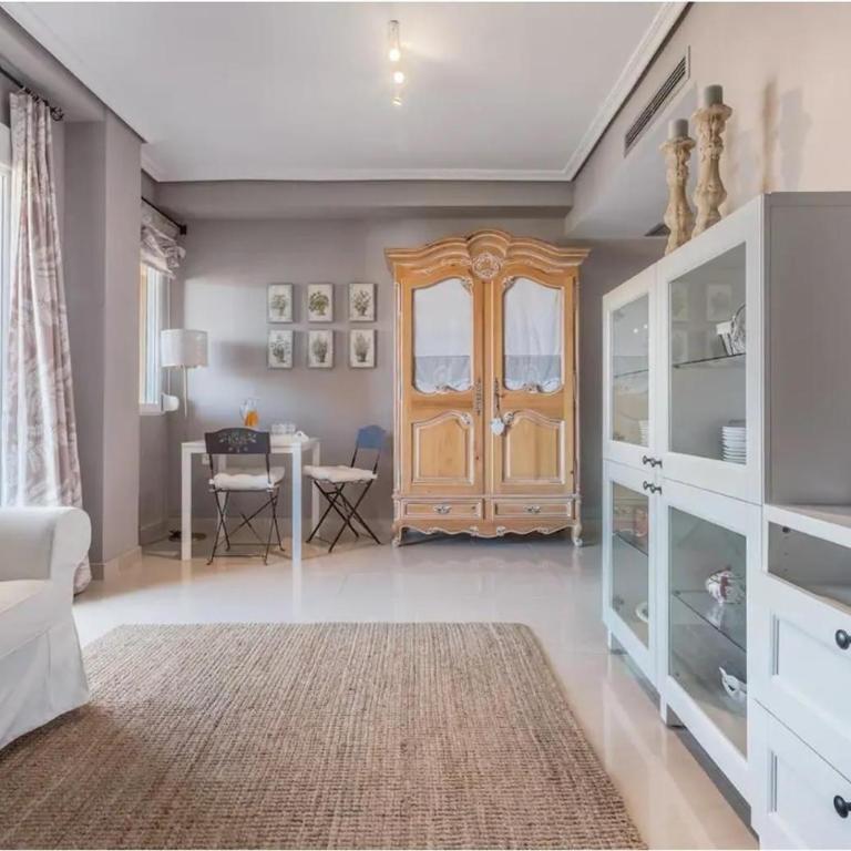 Denia Living - Two-Bedroom Deluxe Apartment with Ocean View - 2
